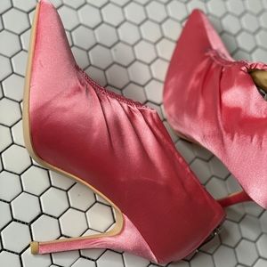 Peachy Blush bootie